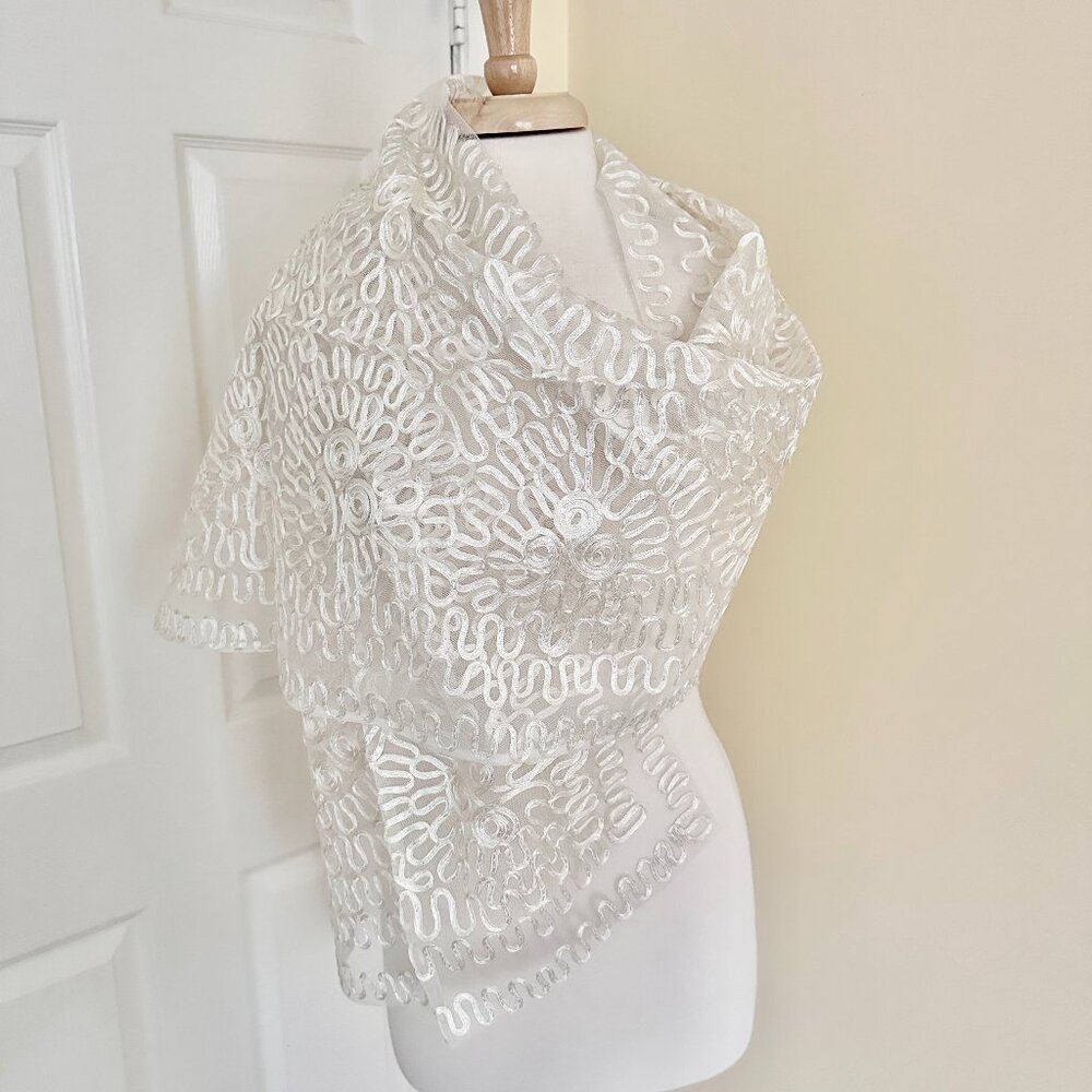 NWOT Stunning Ribbon Passementerie on Tulle Shawl
